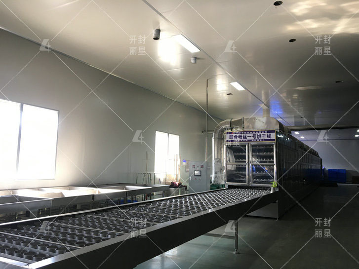 方便粉絲機生產(chǎn)線圖片