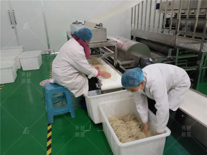 紅薯粉條加工機(jī)設(shè)備成品規(guī)整 紅薯粉條加工機(jī)設(shè)備成品規(guī)整
