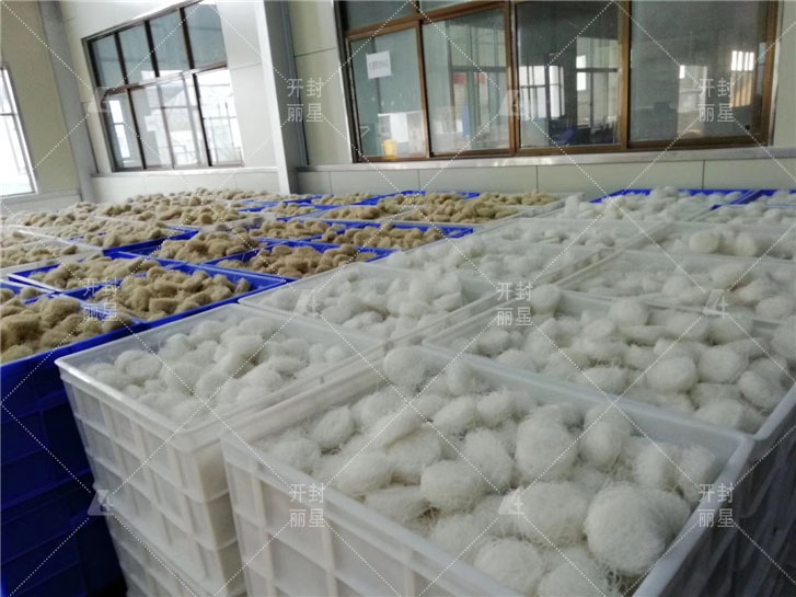 即食粉絲機(jī)器加工酸辣粉 即食粉絲機(jī)器加工酸辣粉