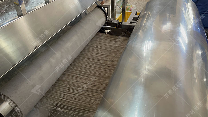 切割式粉絲加工機(jī)器 切割式粉絲加工機(jī)器