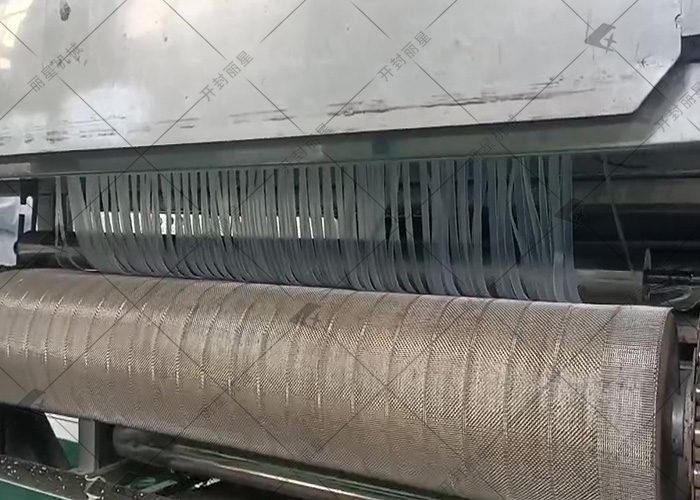 紅薯粉到粉條需多少工序?全自動(dòng)粉條粉絲生產(chǎn)線能實(shí)現(xiàn)3小時(shí)粉條粉絲成型嗎?